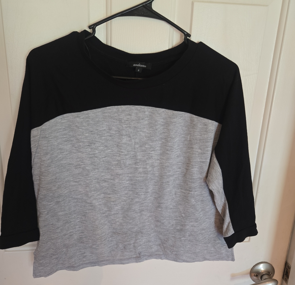 Ambiance Black and Light Gray Colorblock Pullover